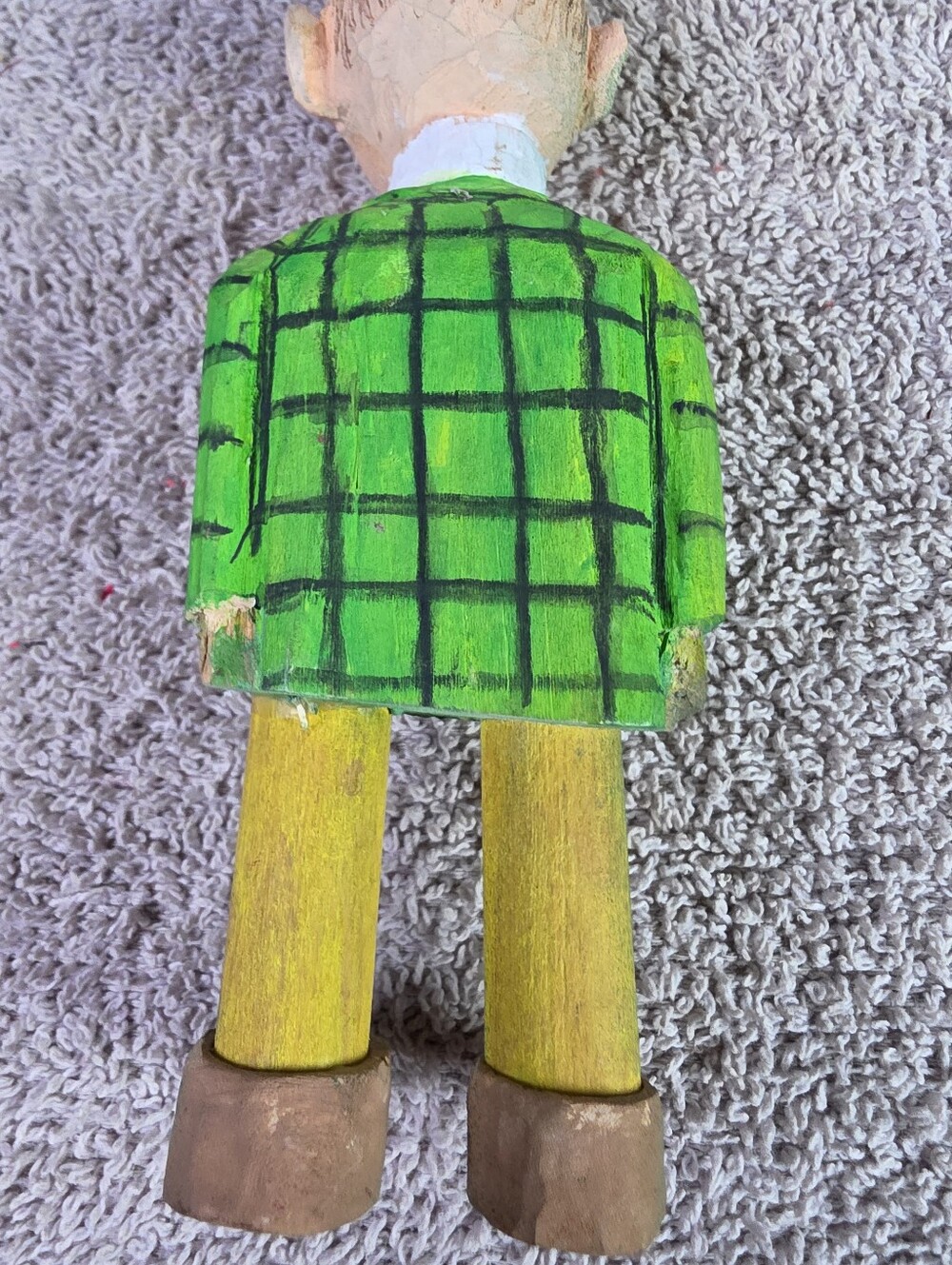 Handcrafted Folk Art Green Wooden Figurine Pair with Red Bow Ties - Picture 11 of 16